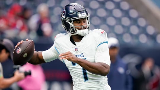 Tennessee Titans quarterback Malik Willis (7) warms up before a game against the Houston Texans at