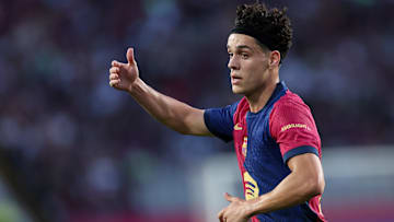 Hector Fort ne devrait pas porter le maillot du FC Barcelone la saison prochaine.