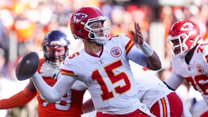 Patrick Mahomes and the Chiefs have a tough schedule ahead as they try to break into the playoffs. 