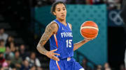 Gabby Williams (France) controls the Ball during the Women™s Basketball Quarterfinal match between Germany and France on Day 12 of the Olympic Games, Olympische Spiele, Olympia, OS Paris 2024 at Pierre Mauroy Stadium on August 7, 2024 in Lille, France.