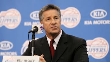 Oshey trabjó anteriormente con Los Angeles Clippers