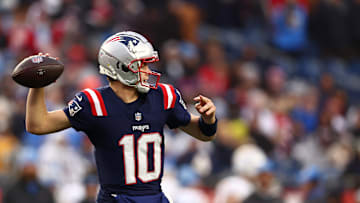 How is Drake Maye adjusting to a new offense in New England