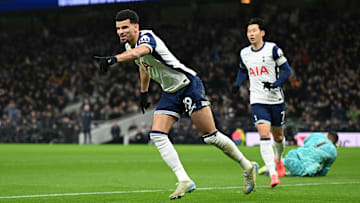 Tottenham entra em campo diante do Rangers