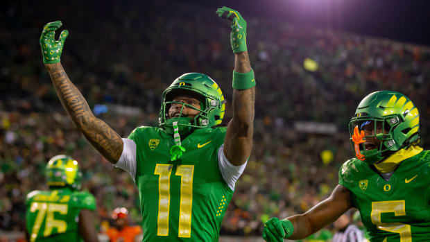 Oregon wide receiver Troy Franklin celebrates a touchdown as the No. 6 Oregon Ducks take on the No. 16 Oregon State Beavers F