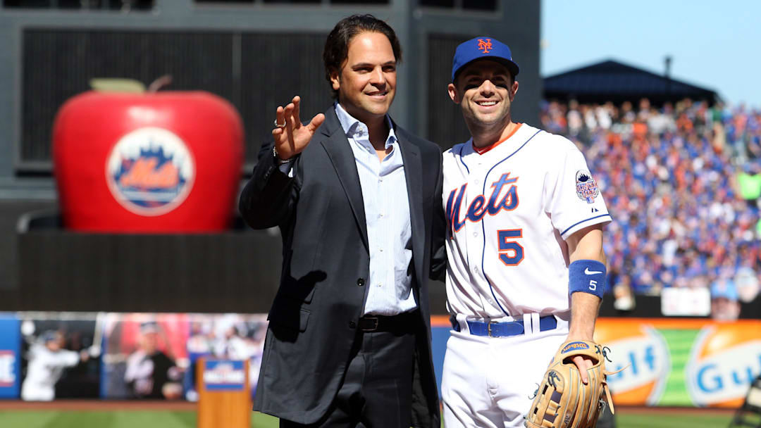 New York Mets former catcher Mike Piazza poses for pictures with third baseman David Wright (5). Mandatory Credit: Brad Penner-Imagn Images