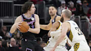 Dec 5, 2025; Chicago, Illinois, USA; Indiana Pacers center Jay Huff (32) defends Chicago Bulls guard Josh Giddey (3) during the first half at United Center. Mandatory Credit: David Banks-Imagn Images