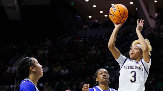 Notre Dame guard Hannah Hidalgo (3) shoots the ball during a NCAA women's basketball game between Notre Dame and SMU at Purce
