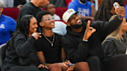 Gloria James junto a LeBron y su nieto Bryce James