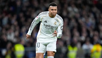 Mbappé sofreu lesão leve em treinamento