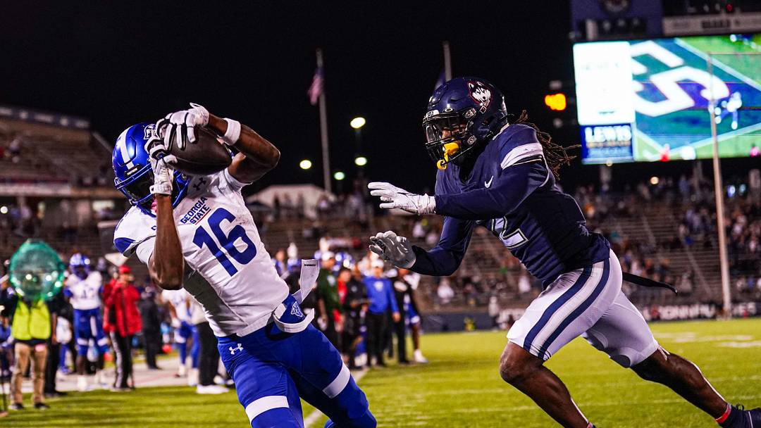 Nov 1, 2024; East Hartford, Connecticut, USA; Georgia State Panthers wide receiver Ted Hurst (16) makes a touchdown catch against the Connecticut Huskies in the second quarter at Rentschler Field at Pratt & Whitney Stadium. Mandatory Credit: David Butler II-Imagn Images