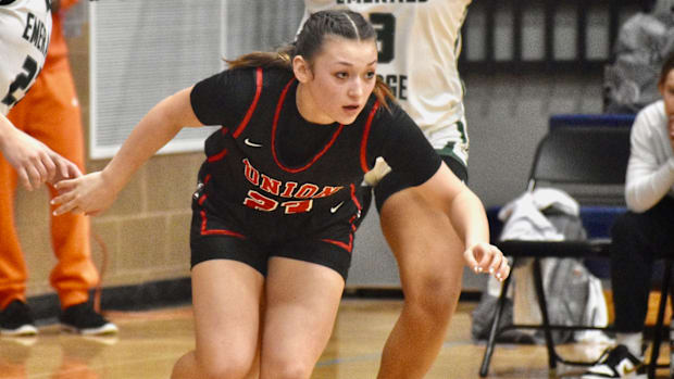 Brooklynn Haywood and 4A GSHL champion Union meets Camas in the D3/4 semifinals at Battle Ground.