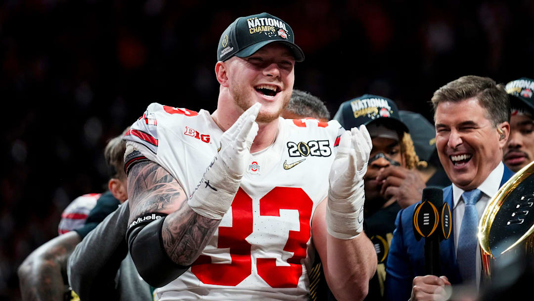 Ohio State Buckeyes defensive end Jack Sawyer (33)