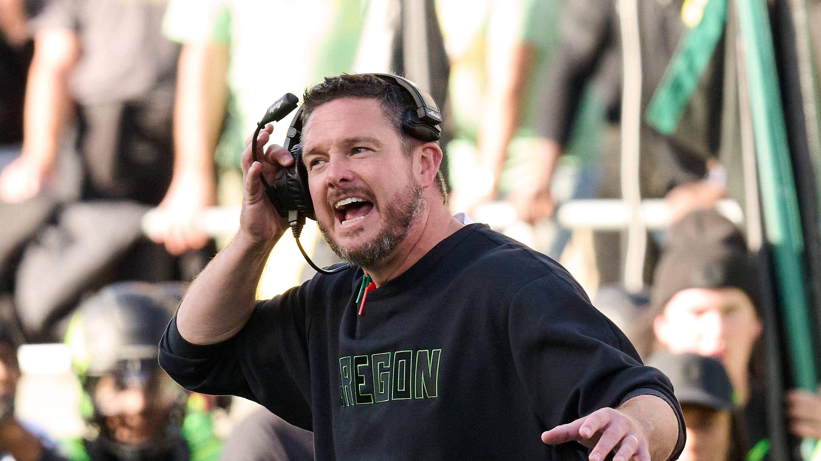 Two Biggest Questions Raised After Oregon's AP Top 25 Poll Absence
