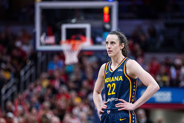 Indiana Fever guard Caitlin Clark (22)