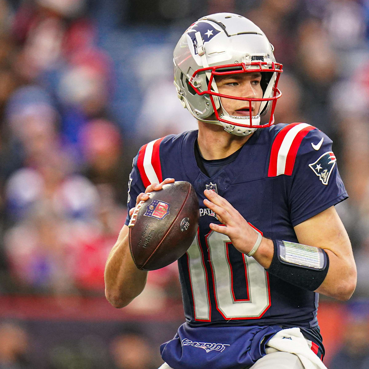 Fantasy Football Sleeper Quarterbacks for 2025 Season: Drake Maye, Michael  Penix