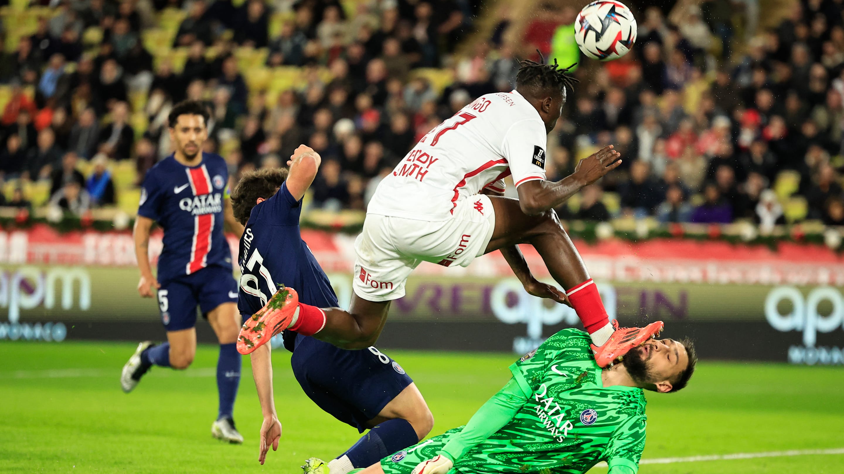 AS Monaco - PSG : La faute de Wilfried Singo sur Gianluigi Donnaruma rend les Parisiens fous de rage