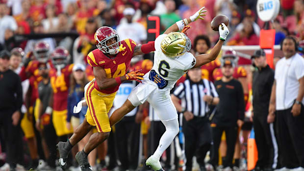 Nov 30, 2024; Los Angeles, California, USA; Notre Dame Fighting Irish wide receiver Jordan Faison (6) misses catching a pass 
