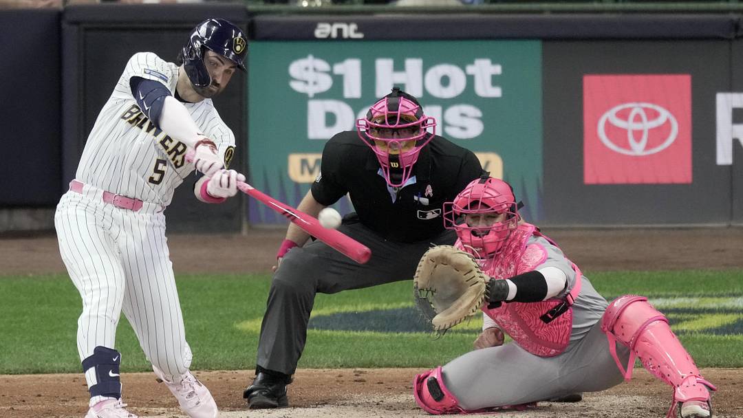 Milwaukee Brewers center fielder Garrett Mitchell.
