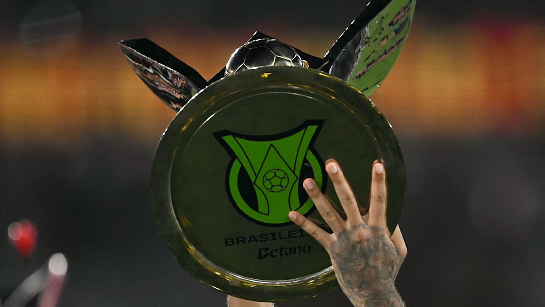 Troféu do Brasileirão Série A em festa do Flamengo no Maracanã Troféu do Brasileirão Série A em festa do Flamengo no Maracanã