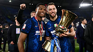 Denzel Dumfries e and Stefan de Vrij