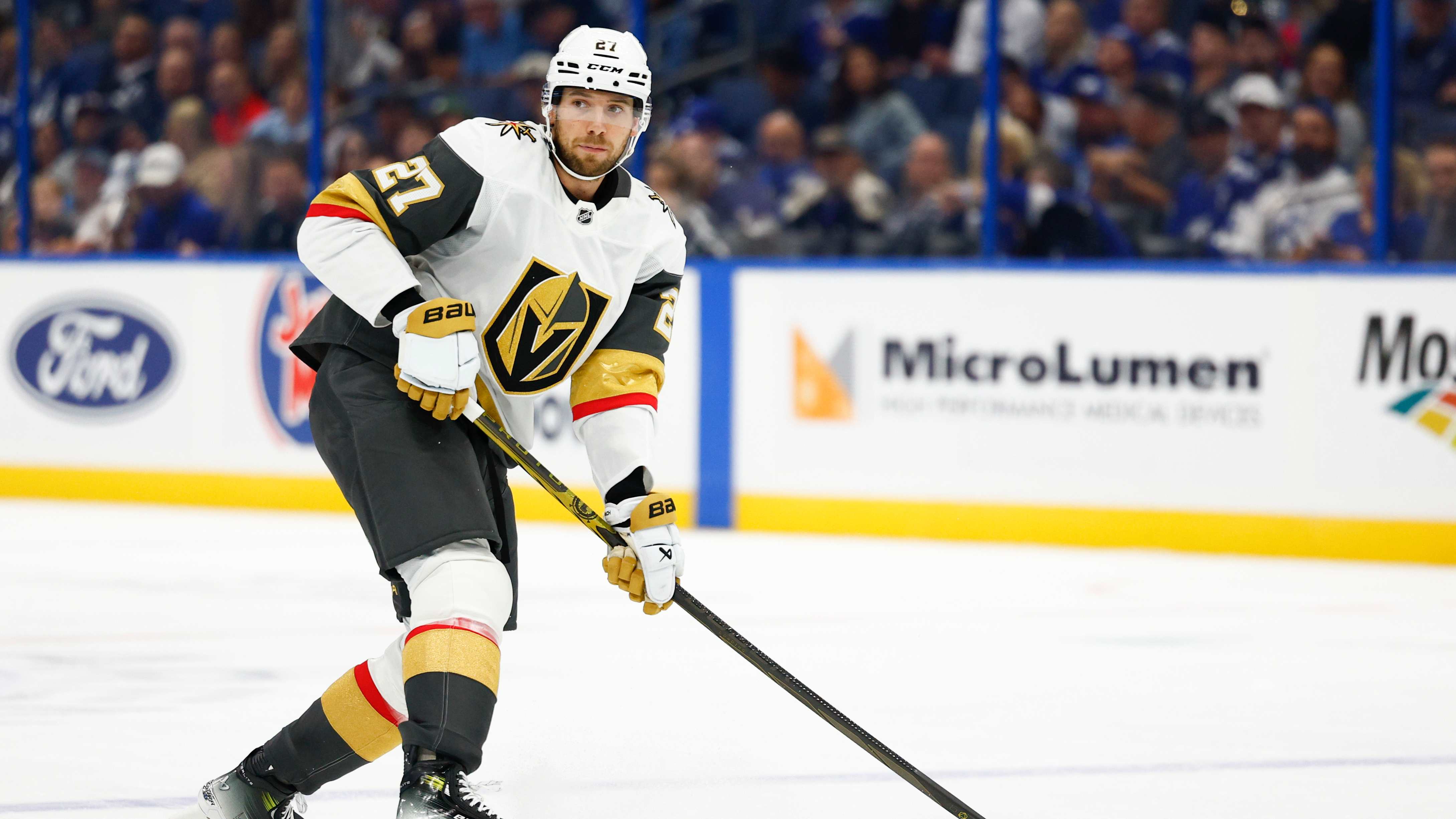 Shea Theodore 拡張機能がラスベガス ゴールデン ナイツで機能する 3 つの理由