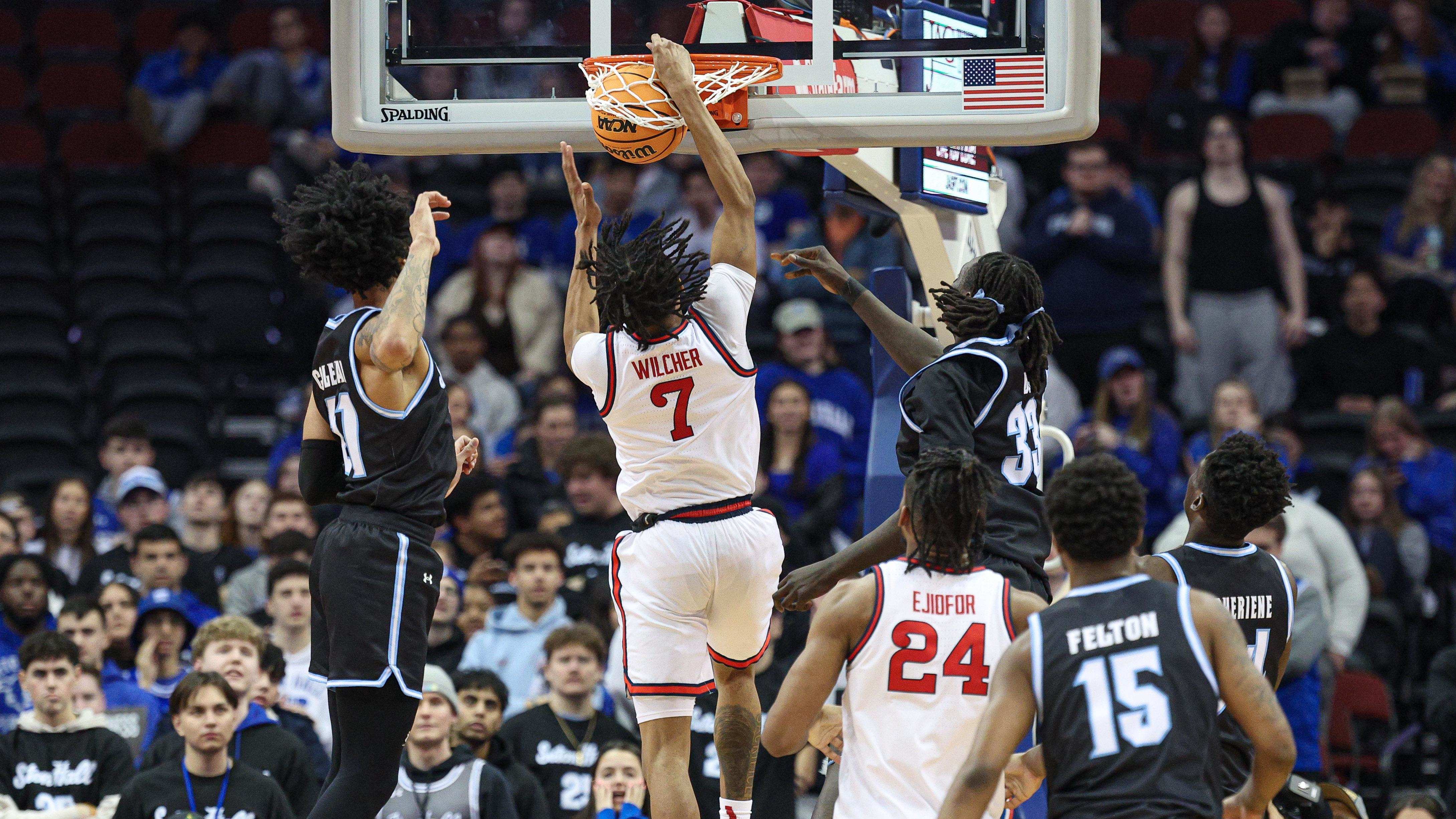 Shaheen Holloway sounds off after St. John’s basketball team ’embarrassed’ Seton Hall