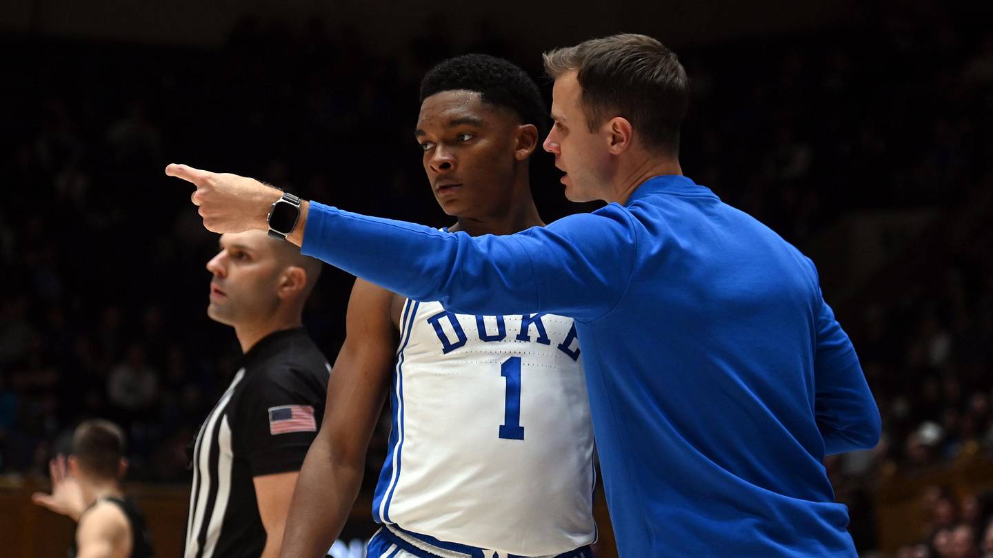 Duke Basketball Guard Caleb Foster Displays One Filthy Move