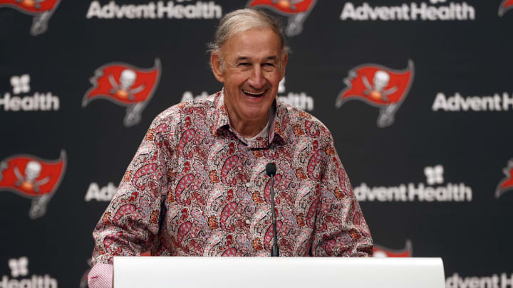 Jul 14, 2021; Tampa, Florida, USA; Tampa Bay Buccaneers former defensive coordinator Monte Kiffin is entered into the Tampa Bay Buccaneers-Ring of Honor at AdventHealth Training Center.