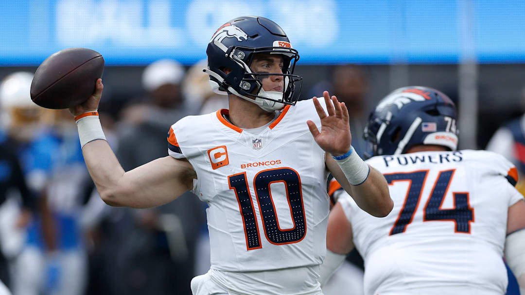 Denver Broncos v Los Angeles Chargers