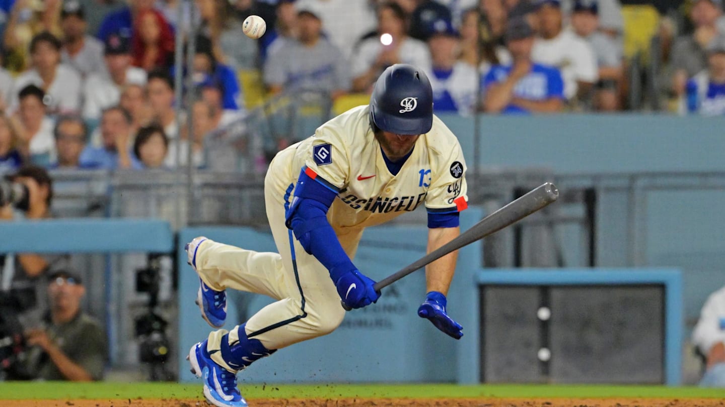 Dodgers #39 Max Muncy Dealing With New Injury Days Before Postseason