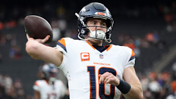 Denver Broncos v Las Vegas Raiders - NFL 2025