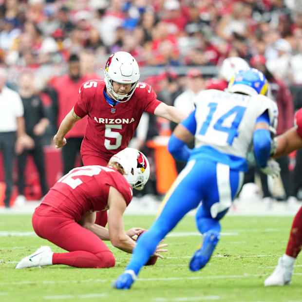Buffalo Bills kicker Matt Prater kicks a field goal for the Arizona Cardinals in a game against the Los Angeles Rams.