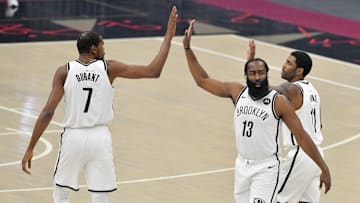 Kevin Durant, James Harden y Kyrie Irving sólo jugaron 16 partidos juntos