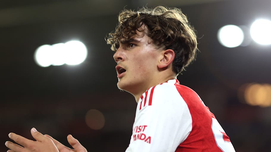 Max Dowman clapping.