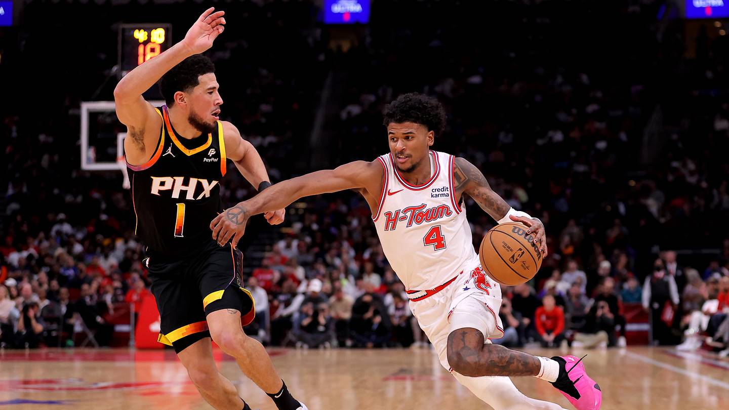 NBAアナリストによると、フェニックス・サンズとヒューストン・ロケッツのトレード交渉はすぐには終わらない