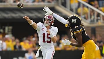 Alabama Crimson Tide quarterback Ty Simpson (15)