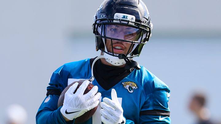 Jacksonville Jaguars wide receiver Parker Washington (11) runs the ball during the third day of minicamp at the Miller Electric Center, Thursday, June 11, 2026, in Jacksonville, Fla.