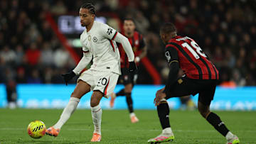 João Pedro vai a campo pelos Blues