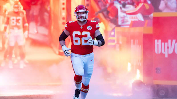 Joe Thuney (62) against the Buffalo Bills in the AFC Championship game