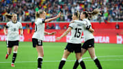 Party in Weiß: Selina Cerci schoss einen Hattrick