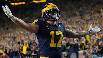 Marlin Klein celebrates after his touchdown against New Mexico. 