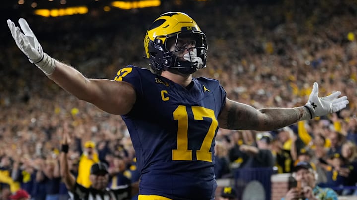 Marlin Klein celebrates after his touchdown against New Mexico. 