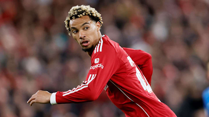 ใบแดง 'โง่ๆ' ของ ฮูโก้ เอกิติเก้ ทำให้พลาดดวลสำคัญกับลิเวอร์พูล