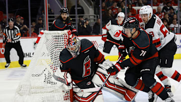 With Antti Raanta recently placed on waivers, could the Flyers take a look at the veteran goaltender?