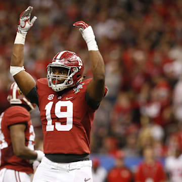 Jan 1, 2015; New Orleans, LA, USA; Alabama Crimson Tide linebacker Reggie Ragland (19) reacts in the fourth quarter against the Ohio State Buckeyes in the 2015 Sugar Bowl at Mercedes-Benz Superdome. Mandatory Credit: Matthew Emmons-Imagn Images