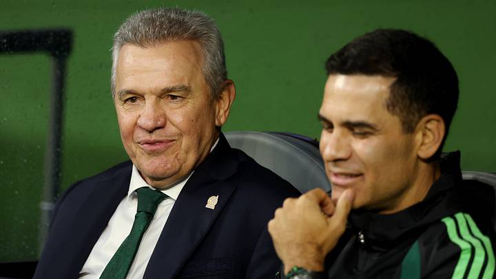 Javier Aguirre le deja el mando de la selección mexicana a Rafa Márquez tras un Mundial donde se consiguieron marcas, pero sobre todo una base para el siguiente Mundial. Javier Aguirre le deja el mando de la selección mexicana a Rafa Márquez tras un Mundial donde se consiguieron marcas, pero sobre todo una base para el siguiente Mundial.