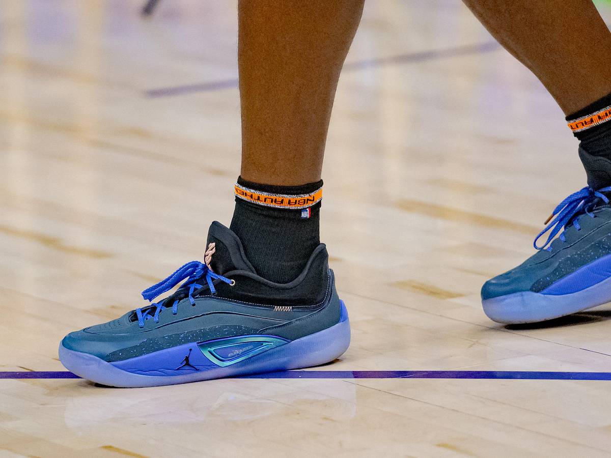 Zion Williamson Debuts Jordan Zion 4 in Epic Return