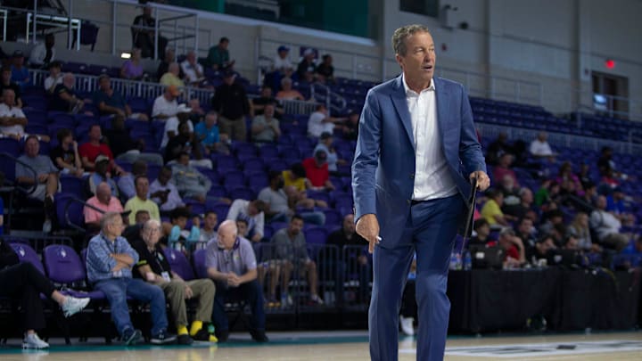 Syracuse basketball 5-star target Alex Constanza has transferred to the Spire Academy, which will compete in a loaded league.