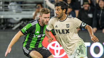 El irlándes Jon Gallagher (Austin FC) y el mexicano Carlos Vela (Los Ángeles FC) durante la temporada regular.