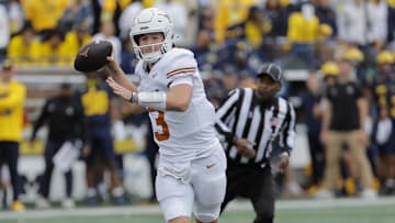 Texas Longhorns quarterback Quinn Ewers (3) 